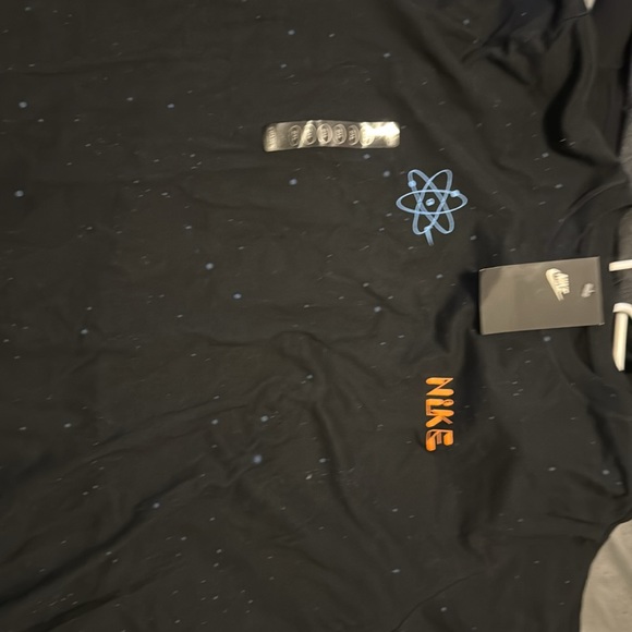 Nike Tee - Picture 2 of 4